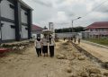 Petugas kesehatan lapas Jambi saat melakukan pemeriksaan ke blok hunian. FOTO: IST