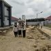 Petugas kesehatan lapas Jambi saat melakukan pemeriksaan ke blok hunian. FOTO: IST