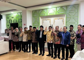Berfhoto bersama usai pemaparan. FOTO: UCUP
